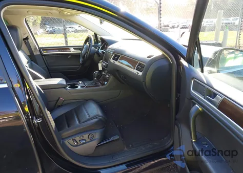 2016 Volkswagen Touareg Tdi Lux z USA, uszkodzony, nr VIN WVGEP9BP5GD002356